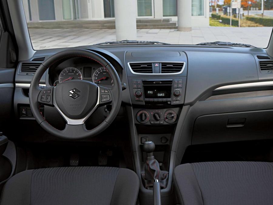  Suzuki Swift X-TRA 2013 года  (фото 2 из 2)